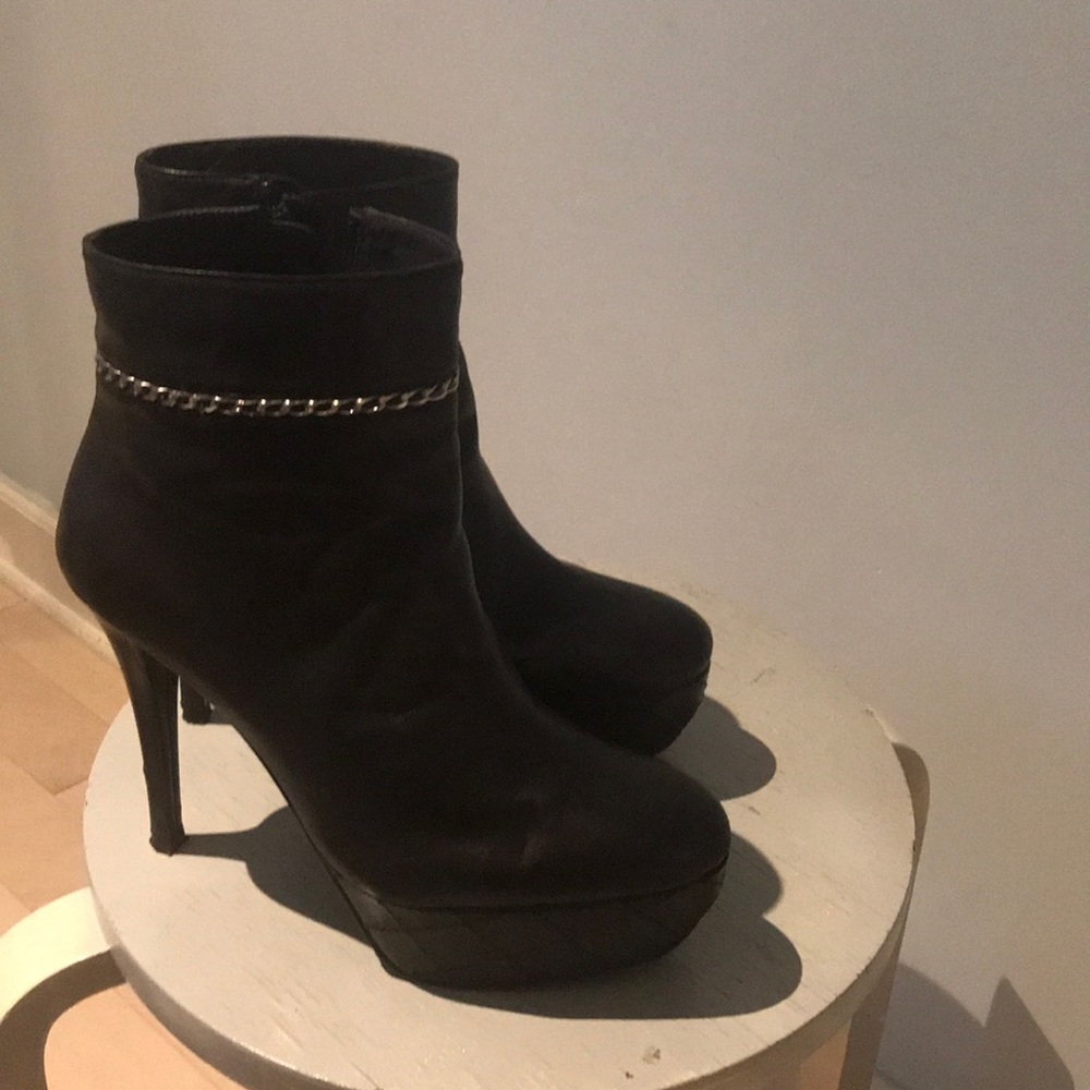 Stuart Weitzman Booties - image 5